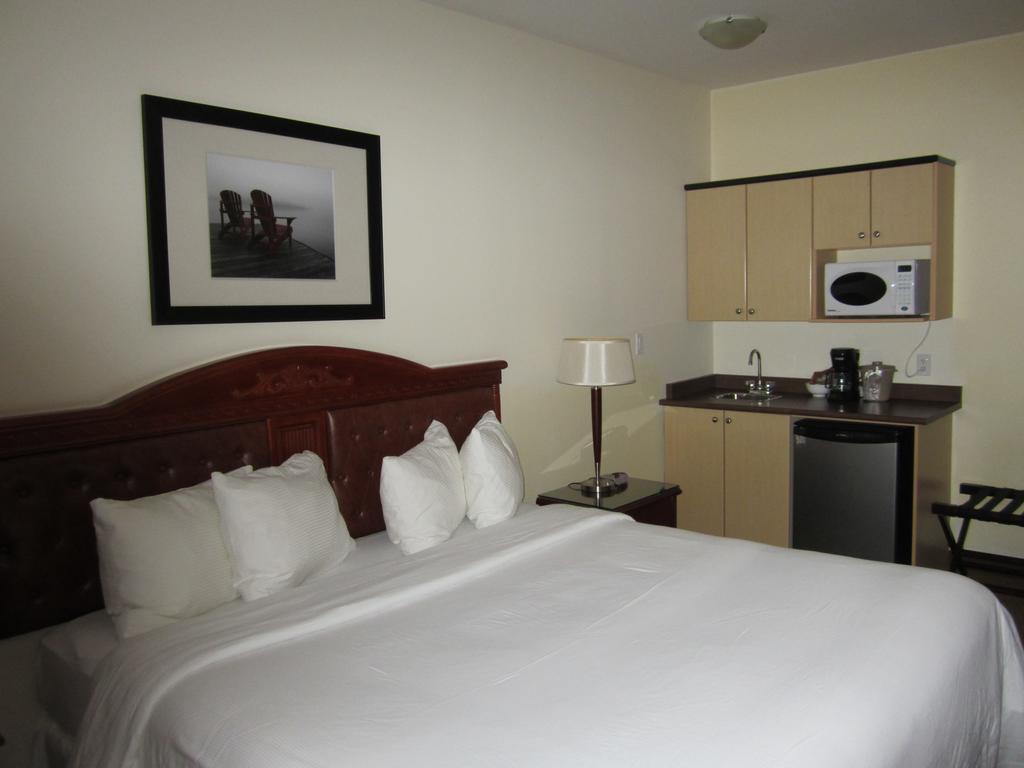 Trend Mountain Hotel & Conference Centre Tumbler Ridge Экстерьер фото